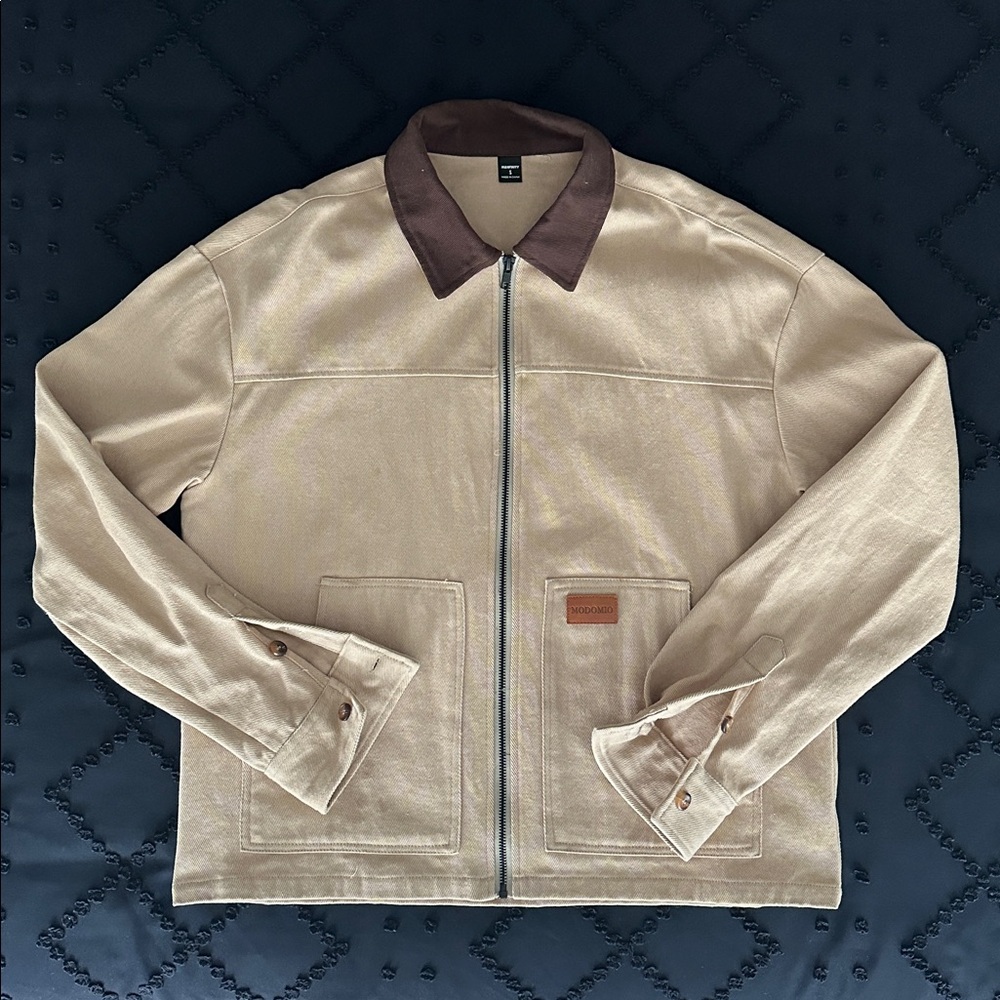 Oversized Beige Jacket with Dark Brown Collar